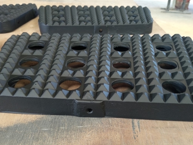 Pisaderas Cursor 330